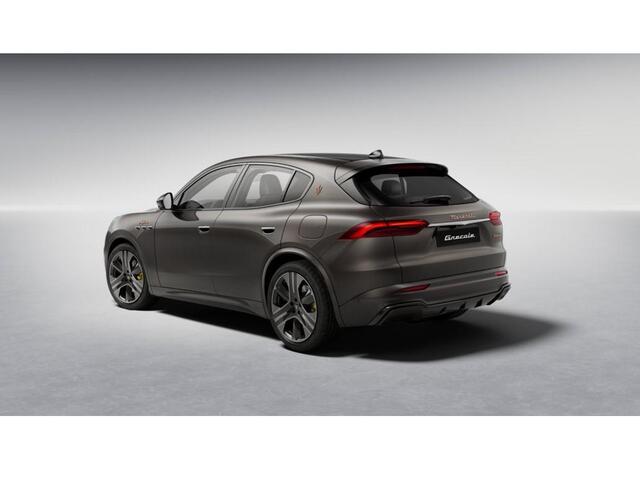 Maserati Grecale AWD Folgore 105kWh 550pk | WLTP 580km | Zwart leder met gele stiksels | Panoramadak | Head Up Display | Stoelverwarming voor en achter | Stoelventilatie | Stuurverwarming