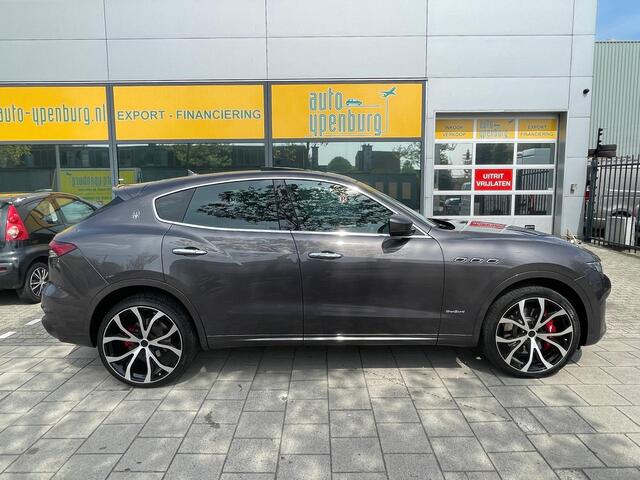 Maserati Levante 3.0 V6 D AWD GranSport Automaat * Facelift * Model 2022 * Panoramadak * Matrix LED * Soft-Close *