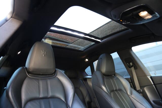 Maserati Levante 3.0 V6 D AWD GranSport Pano Luchtvering Leer Camera Navi LED