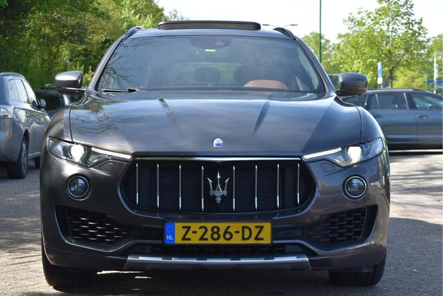 Maserati Levante 3.0 V6 AWD GranLusso | Luchtvering | Pano.dak | Camera | Keyless | DAB | Carplay | LED / Xenon | 20" | Uniek
