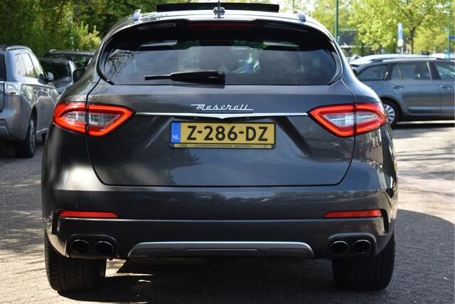 Maserati Levante 3.0 V6 AWD GranLusso | Luchtvering | Pano.dak | Camera | Keyless | DAB | Carplay | LED / Xenon | 20" | Uniek