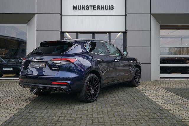 Maserati Levante 3.0 V6 AWD GranSport | Voorstoelen / Achterbank verwarmd | Trekhaak | Schuif/Kantel dak |