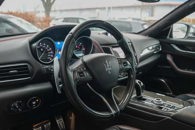 Maserati Levante Gransport 3.0 V6 D 275pk Panoramadak Schaalstoelen VOL!!! Carbon pakket NLauto 21" LMV Stoelkoeling Luchtvering