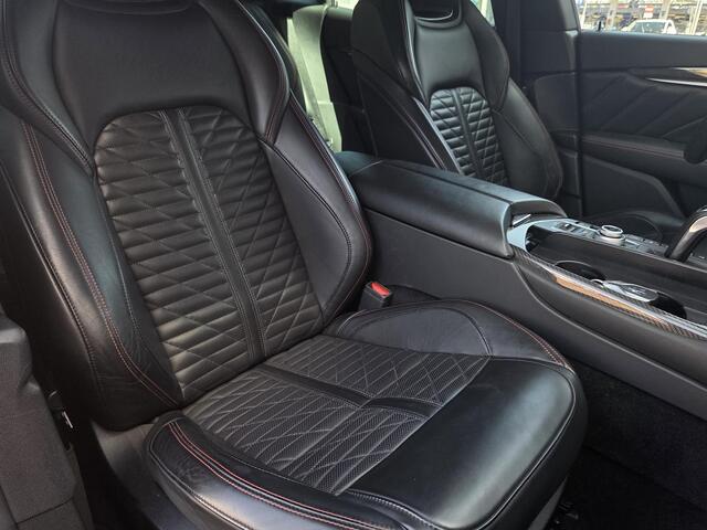 Maserati Levante 3.8 V8 GTS | Schuif-kanteldak | Adaptive Cruise Control | Dealeronderhouden