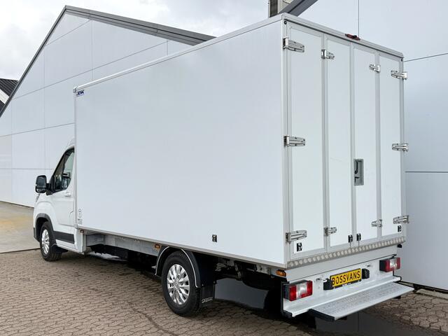 Maxus eDELIVER 9 65kWh 204PK Elektrisch Bakwagen met achterdeuren Airco ACC Carplay Camera Parkeersensoren Meubelbak Koffer