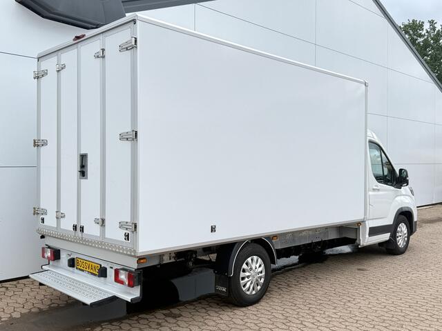 Maxus eDELIVER 9 65kWh 204PK Elektrisch Bakwagen met achterdeuren Airco ACC Carplay Camera Parkeersensoren Meubelbak Koffer