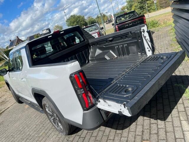 Maxus eTERRON 9 eTerron 9 102 kWh Premium BEDRIJFSWAGEN 5 PERS DIRECT UIT VOORRAAD PRIMEUR 1E VOL ELECTRISCHE BEDRIJFSWAGEN 3500 KG TREK GEWICHT TOEGESTAAN IN EMISSIE ZONE . FISCAAL ZEER VOORDELIG . 430 KM WLTP BEREIK