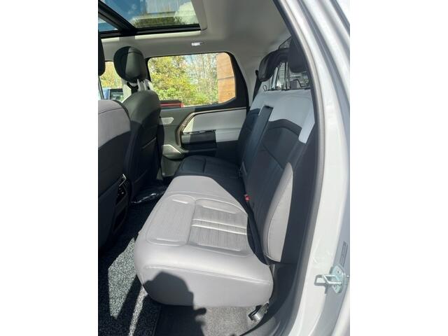 Maxus eTERRON 9 eTerron 9 102 kWh Premium BEDRIJFSWAGEN 5 PERS DIRECT UIT VOORRAAD PRIMEUR 1E VOL ELECTRISCHE BEDRIJFSWAGEN 3500 KG TREK GEWICHT TOEGESTAAN IN EMISSIE ZONE . FISCAAL ZEER VOORDELIG . 430 KM WLTP BEREIK