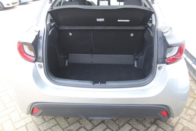 Mazda Mazda2 Hybrid Prime-line Stuur- en Stoelverwarming l Apple Carplay/ Android auto l Keyless l Automaat l Parkeercamera l Adaptief Cruise control l