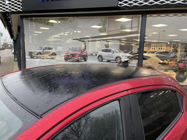 Mazda 2 1.5 e-SkyActiv-G 90 Homura Aka , Adap. Cruise, HUD, PDC, 360 Camera, Stoelverwarming, Stuurverwarming, Airco, Apple Carplay, All Season, Navi, Half Leder, LMV 16 Inch