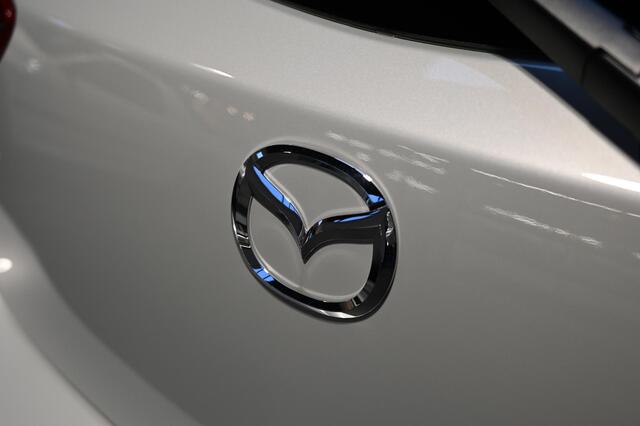Mazda 2 Skyactiv-G 90 6MT Luxury met I-activsense *Trekhaak* *Dealeronderhouden* *All-in prijs*
