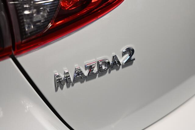 Mazda 2 Skyactiv-G 90 6MT Luxury met I-activsense *Trekhaak* *Dealeronderhouden* *All-in prijs*