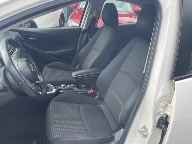 Mazda 2 1.5 Skyactiv-G Dynamic Trekhaak, All Season, PDC, LMV 15 Inch, LKA, Navi, Airco, Cruise, Bluetooth