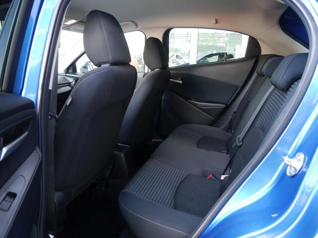 Mazda 2 1.5 Skyactiv-G Sport Selected | Trekhaak | Navigatie | Lichtmetalen velgen | Cruise control | Airco | Parkeersensoren achter | Keyles start | Extra getint glas