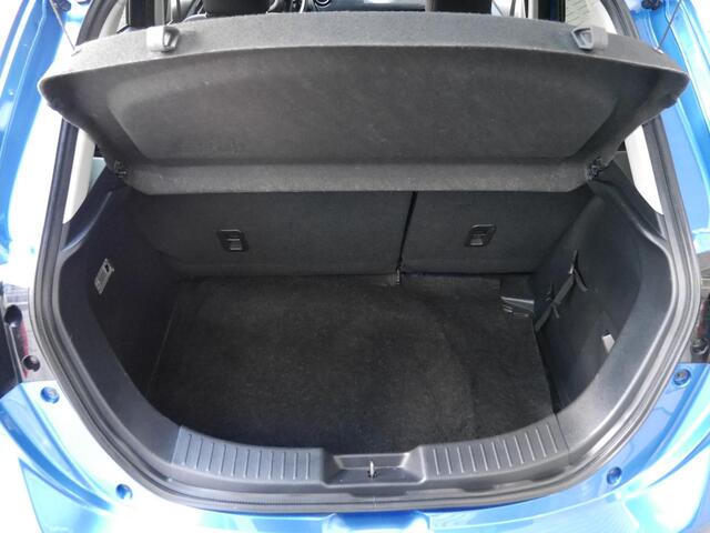 Mazda 2 1.5 Skyactiv-G Sport Selected | Trekhaak | Navigatie | Lichtmetalen velgen | Cruise control | Airco | Parkeersensoren achter | Keyles start | Extra getint glas