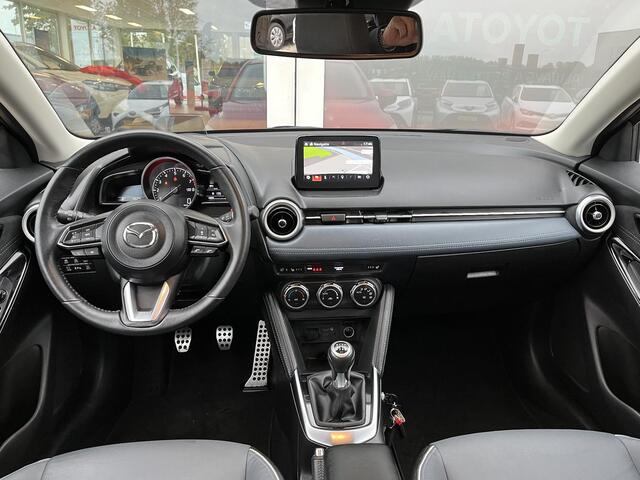 Mazda 2 1.5 Skyactiv-G Signature Sport | Leder/Alcantara | Blindspot | Stoel en stuurverwarming | Trekhaak | zeer compleet!