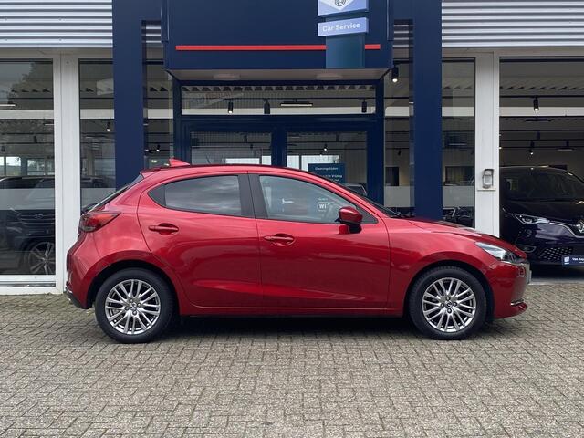 Mazda 2 1.5 Skyactiv-G Signature / NL-Auto / Adaptieve Cruise-Control met Stop & Go / Climate-Control / Head-Up-Display / Stoelverwarming / Stuurverwarming / Dodehoek-Detectie / Apple-Carplay & Android-Auto / Keyless / LED / DAB Radio-Bluetooth / Navi / 360°-Came