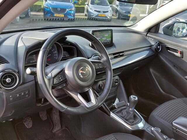 Mazda 2 1.5 Skyactiv-G 90pk Dynamic | 1ste Eigenaar + Origineel NL | Navi | Airco | Cruise | Bluetooth Carkit+Streaming | Pdc | Rijstrooksensor | Standkachel | Mistlampen | 15''lm