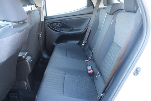 Mazda 2 Hybrid 1.5 Toyota Yaris l Stuur- en Stoelverwarming l Apple Carplay/ Android auto l Keyless l Automaat l Cruise control l