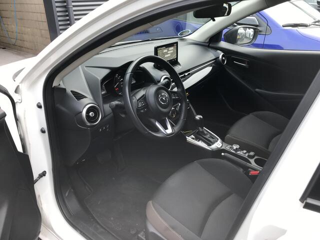 Mazda 2 1.5 Skyactiv-G Comfort Automaat, 15 inch LM velgen, PDC, Clima, Stoelverwarming, Apple Carplay/Android Auto, Nav, Cruise, ASR, LKA