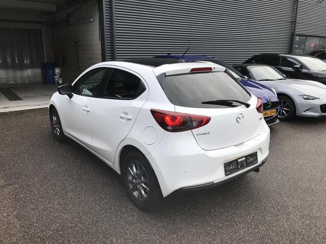 Mazda 2 1.5 Skyactiv-G Comfort Automaat, 15 inch LM velgen, PDC, Clima, Stoelverwarming, Apple Carplay/Android Auto, Nav, Cruise, ASR, LKA