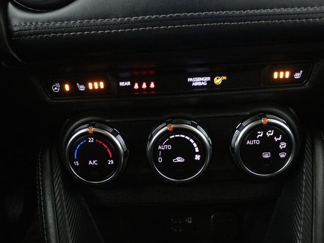 Mazda 2 1.5 Skyactiv-G Luxury | Navigatie | Stoel- / stuurverwarming |