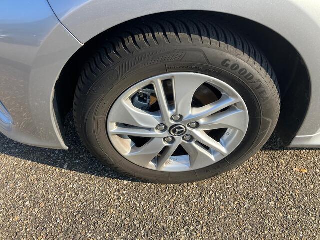 Mazda 2 Hybrid 1.5 Centre-line