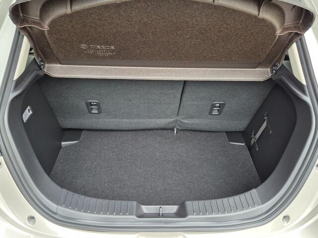 Mazda 2 SKYACTIV-G 1.5 90 6AT HOMURA AKA / Carplay