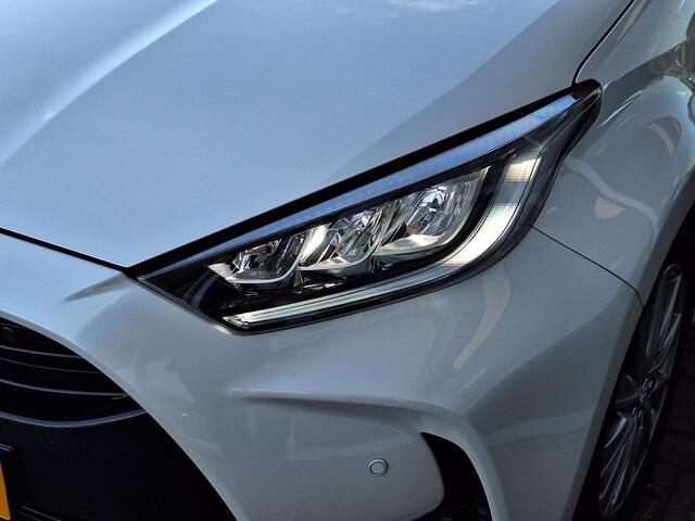 Mazda 2 Hybrid 1.5 Select | Stoel/stuurverwarming | Climate control | Parkeerhulp voor/achter | Head-up Display | Achteruitrijcamera | Keyless start/entry |