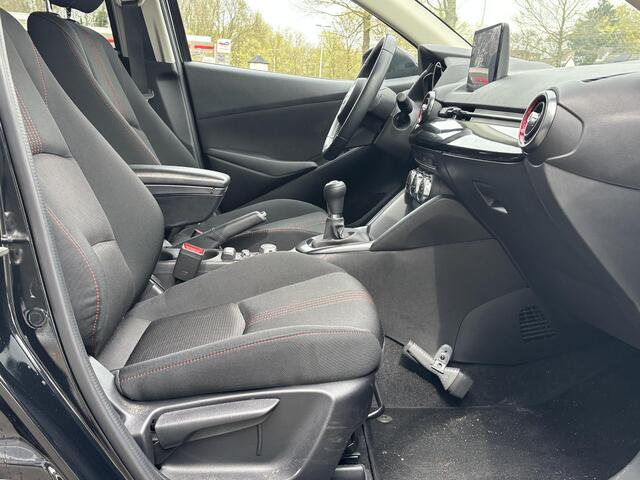 Mazda 2 1.5 e-SkyActiv-G 90 Homura NL-Auto, 1e Eig., Dealer Ondh., Apple Carplay / Android Auto, Cruise Controle, A. Rij-Camera, Stoel verw., StuurverW., Lichtmetaal Black.