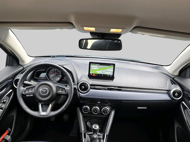 Mazda 2 1.5 Skyactiv-G Luxury | Stoel/Stuurverwarming | Headup display | Achteruitrijcamera | Cruisecontrol | Carplay/Androidauto |