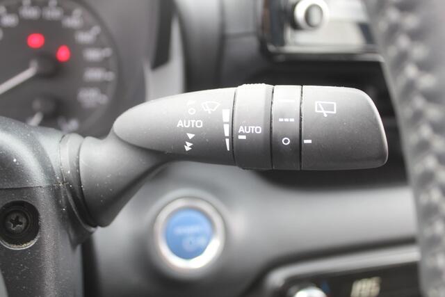 Mazda 2 Hybrid 1.5 Centre-line Stuurverwarming, achteruitrijcamera, stoelverwarming.