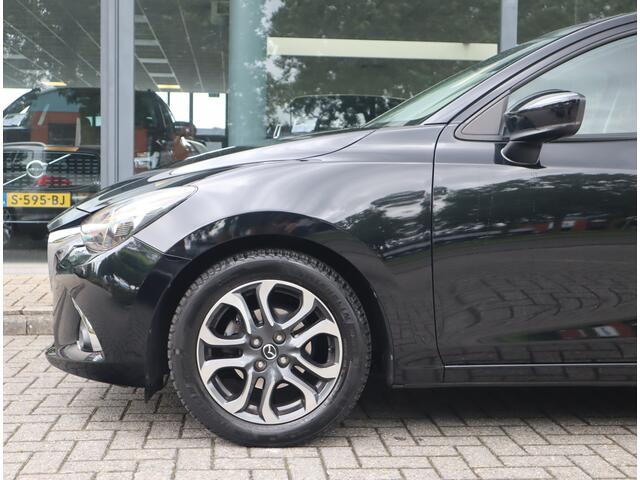 Mazda 2 1.5 Skyactiv-G Dynamic+ Navi / Pdc / Elekramen / Airco / Lm velgen 16'' Goed onderhouden / All season banden