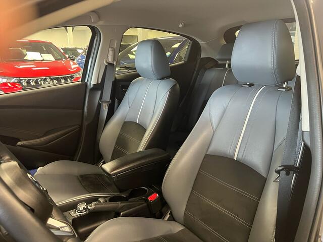 Mazda 2 1.5 Hybrid /Skyactiv-G Signature / Camera / Head-up / Stoel-Stuurverw. /