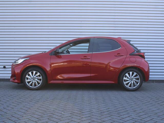 Mazda 2 Hybrid 1.5 Select | Trekhaak | Stuur-/stoelverwarming | Camera | HUD | Inductielader | Dodehoek detectie | Cruise adapt. | Clima | 16" LM |