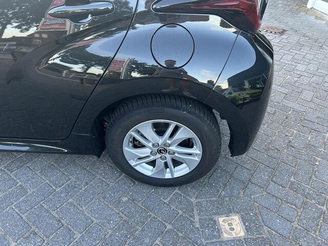 Mazda 2 Hybrid 1.5 Centre-line