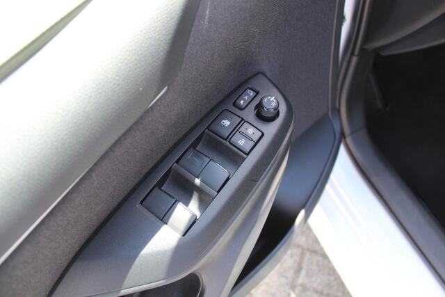 Mazda 2 Hybrid 1.5 Exclusive-line Apple Carplay/Android Auto, Parkeersensor achter, Parkeersensor voor, Buitenspiegels elektrisch inklapbaar