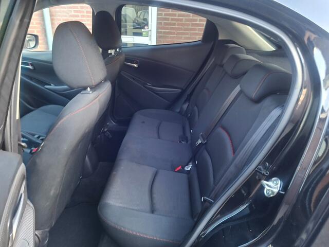 Mazda 2 1.5 SKYACT-G LUXURY / CAMERA / CARPLAY / CRUISE / STOELVERW