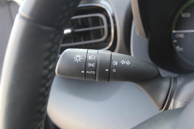 Mazda 2 Hybrid 1.5 Exclusive-line stuur verwarmd l Voorstoelen verwarmd l airco automatisch l Apple Carplay/Android Auto