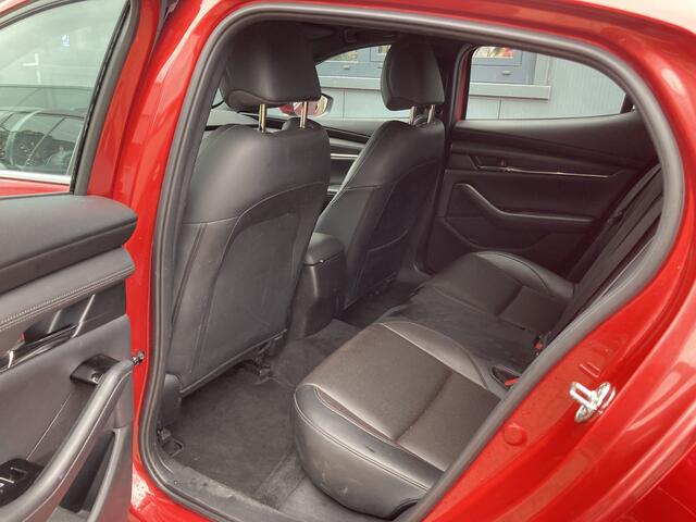 Mazda 3 2.0 M Hybrid 180pk Comfort met Bose LEDER/KEYLESS/CAMERA/CARPLAY/PDC/AFN.TREKHAAK