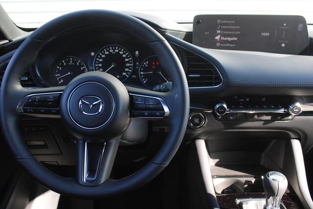 Mazda 3 2.0 e-SkyActiv-G 122PK 6MT Exclusive-line | Black Comfort Pack | Driver Assistance & Sound Pack | Design Pack | Hoge Korting | Uit voorraad leverbaar | Private Lease vanaf ¤469,- per maand |