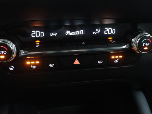 Mazda 3 2.0 e-SkyActiv-G M Hybrid 122 Luxury