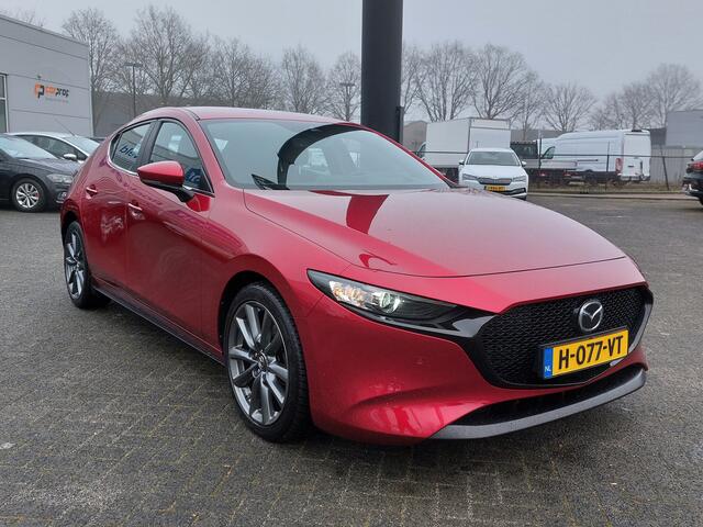 Mazda 3 2.0 e-SkyActiv-X M Hybrid 180pk Comfort | BOSE Sound | Navi | Apple Carplay+Android Auto | Clima | Adap. Cruise | Head-Up | Keyless Entry | Pdc V+A+Camera | Stuur+Stoelverwarming | 18''lm