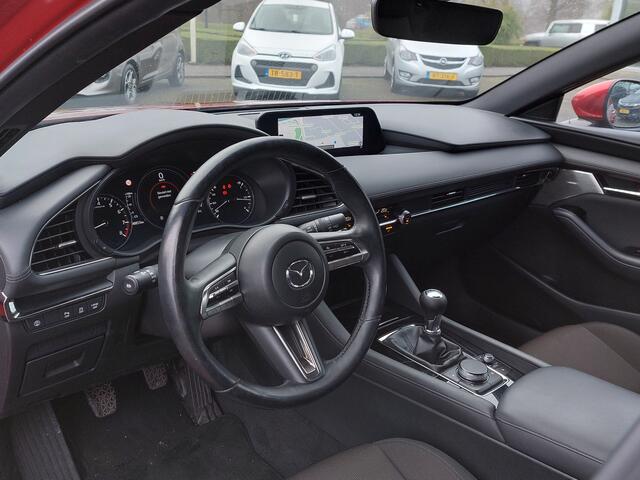Mazda 3 2.0 e-SkyActiv-X M Hybrid 180pk Comfort | BOSE Sound | Navi | Apple Carplay+Android Auto | Clima | Adap. Cruise | Head-Up | Keyless Entry | Pdc V+A+Camera | Stuur+Stoelverwarming | 18''lm