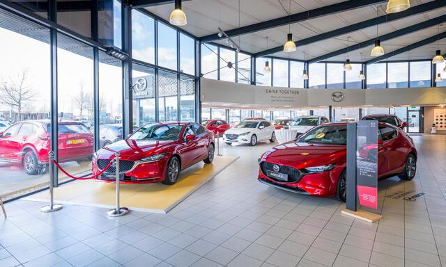Mazda 3 2.5 e-SkyActiv-G M Hybrid 140 Takumi Sedan / Nieuw, uit voorraad leverbaar