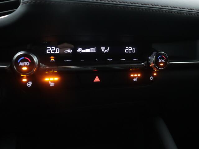 Mazda 3 2.0 e-SkyActiv-X M Hybrid 186 Centre-line | Parkeersensoren | LM velgen | Stoel en stuurwiel verwarmd |