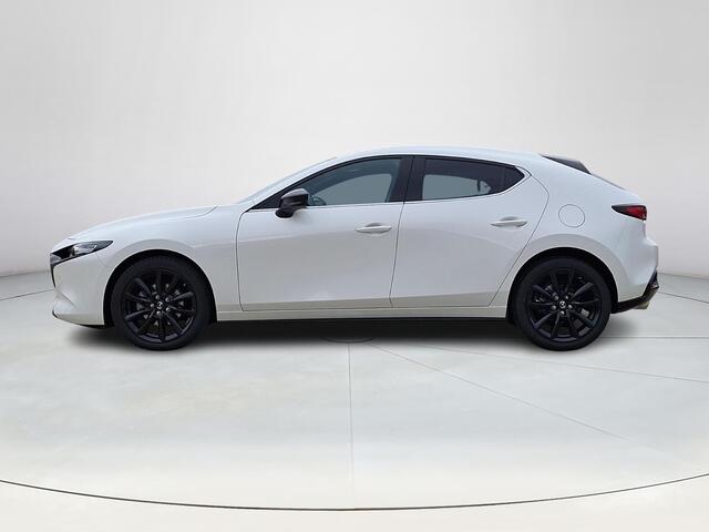 Mazda 3 2.0 e-SkyActiv-X M Hybrid 186 Nagisa | Alcantara/Leder met stoelgeheugen | Achteruitrijcamera | Bose | HeadupDisplay | Navigatie en draadloze Applecarplay\Androidauto | Parelmoer Wit