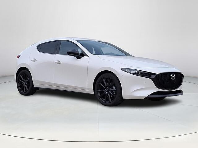 Mazda 3 2.0 e-SkyActiv-X M Hybrid 186 Nagisa | Alcantara/Leder met stoelgeheugen | Achteruitrijcamera | Bose | HeadupDisplay | Navigatie en draadloze Applecarplay\Androidauto | Parelmoer Wit
