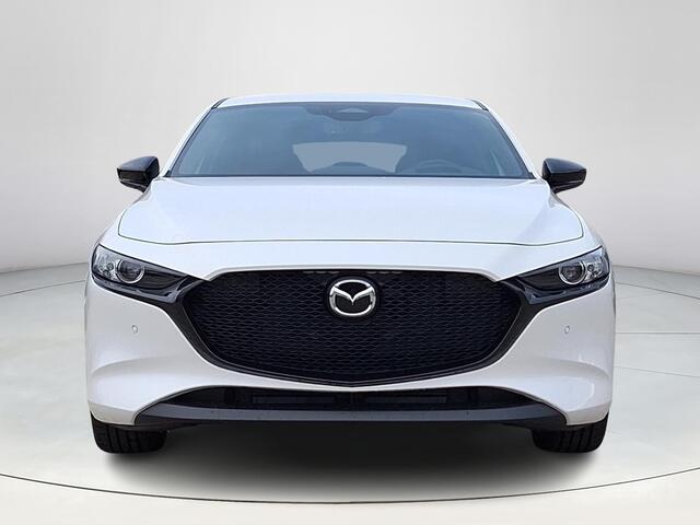 Mazda 3 2.0 e-SkyActiv-X M Hybrid 186 Nagisa | Alcantara/Leder met stoelgeheugen | Achteruitrijcamera | Bose | HeadupDisplay | Navigatie en draadloze Applecarplay\Androidauto | Parelmoer Wit
