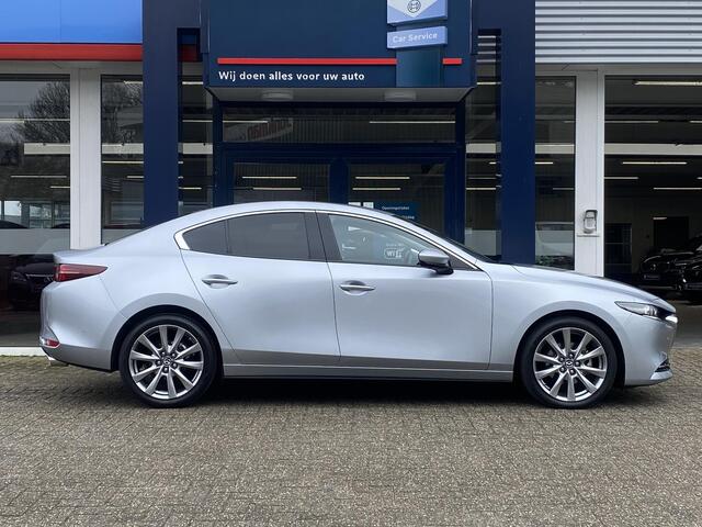 Mazda 3 2.0 e-SkyActiv-X M Hybrid 180 Luxury / NL-Auto / 1e Eigenaar! / Dealer onderhouden / 180 PK / Automaat / Vol-Leder / Apple-Carplay & Android-Auto / Adaptieve Cruise-Control / Stoelverwarming / Stuurverwarming / Heads-Up-Display / Keyless / Bose Audio / El